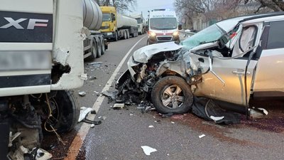 На Черкащині легковик зіткнувся з вантажівкою: подробиці ДТП На Черкащині легковик зіткнувся з вантажівкою: подробиці ДТП
