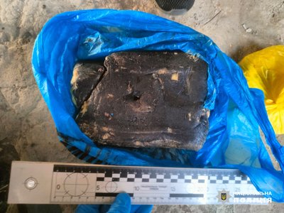 Знайшли автомат, боєприпаси та вибухівку: на Одещині чоловіку повідомили про підозру