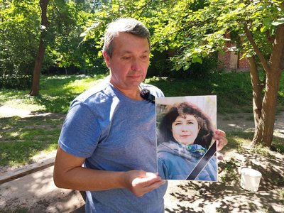 Мешканці зруйнованого "шахедом" будинку у Сумах рік чекають на розв'язання питання з житлом Мешканці зруйнованого "шахедом" будинку у Сумах рік чекають на розв'язання питання з житлом