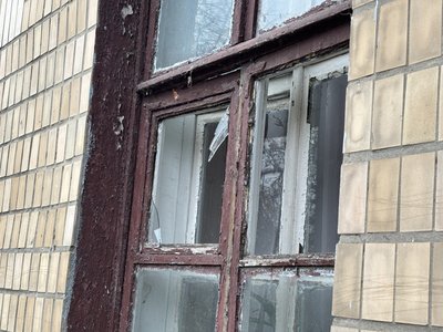 “Відразу відкрила вікна й двері навстіж, тому все ціле”: наслідки “шахедної” атаки на Ромни “Відразу відкрила вікна й двері навстіж, тому все ціле”: наслідки “шахедної” атаки на Ромни