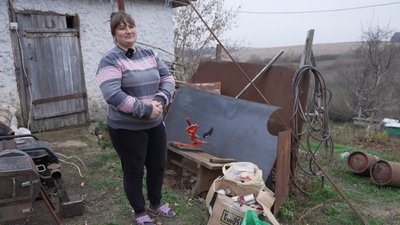 На Вінниччині чоловік майструє окопні пічки різних розмірів для захисників На Вінниччині чоловік майструє окопні пічки різних розмірів для захисників