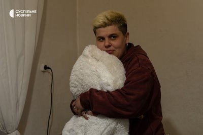 Військовослужбовиця спецпідрозділу "Шквал" із позивним "Сан Санич". Запоріжжя, березень 2026 року Військовослужбовиця спецпідрозділу "Шквал" із позивним "Сан Санич". Запоріжжя, березень 2026 року