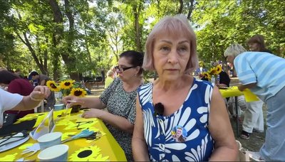 «Щоб пам’ятали»: у Кропивницькому родини загиблих захисників виготовляли соняхи до Дня пам’яті «Щоб пам’ятали»: у Кропивницькому родини загиблих захисників виготовляли соняхи до Дня пам’яті