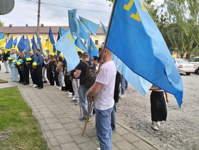 "Ми не можемо жити на своїй батьківщині": у Луцьку вшанували пам'ять жертв депортації кримських татар "Ми не можемо жити на своїй батьківщині": у Луцьку вшанували пам'ять жертв депортації кримських татар