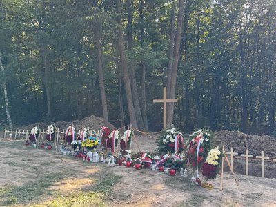 Пужники, перепоховання, ексгумація, останки тіл, Тернопільщина, вересень 2025 Пужники, перепоховання, ексгумація, останки тіл, Тернопільщина, вересень 2025