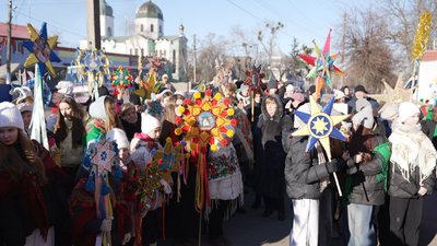 "Різдвяна зірка": понад 400 людей доєдналися до різдвяної ходи на Вінниччині "Різдвяна зірка": понад 400 людей доєдналися до різдвяної ходи на Вінниччині