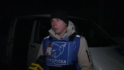 "Допомогла негода": як із прикордоння Чернігівщини евакуйовували маломобільну жінку "Допомогла негода": як із прикордоння Чернігівщини евакуйовували маломобільну жінку