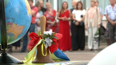 "Замість квітів – донати": у Черкасах відзначили День знань "Замість квітів – донати": у Черкасах відзначили День знань