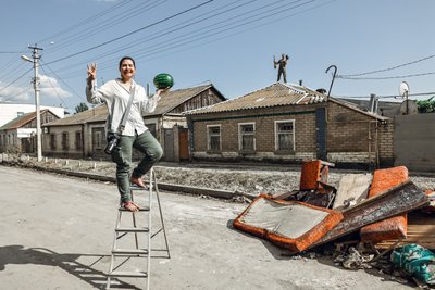"Щоб люди знали, що життя продовжується навіть там". Фотографка з волонтером розповідають історію Херсона "Щоб люди знали, що життя продовжується навіть там". Фотографка з волонтером розповідають історію Херсона