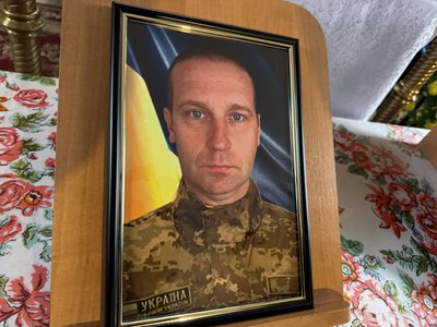 У Херсоні попрощались з двома загиблими військовими Дмитром Єгоровим та Сергієм Сушком У Херсоні попрощались з двома загиблими військовими Дмитром Єгоровим та Сергієм Сушком