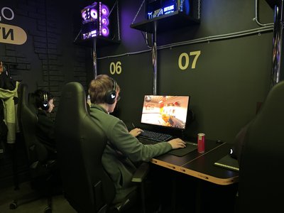 Понад 40 учасників зіграли у благодійному турнірі з “Counter Strike 2” у Сумах Понад 40 учасників зіграли у благодійному турнірі з “Counter Strike 2” у Сумах