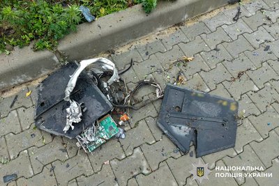 Пошкоджені два приватні будинки через нічні повітряні атаки 15 жовтня у Рівному Пошкоджені два приватні будинки через нічні повітряні атаки 15 жовтня у Рівному