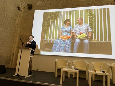 "Херсонщина на фронтирі: степ, ріка, фортеця". На конференції у Мистецькому арсеналі говорили про майбутнє півдня "Херсонщина на фронтирі: степ, ріка, фортеця". На конференції у Мистецькому арсеналі говорили про майбутнє півдня