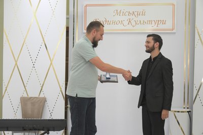 Двом театралам вручили премію імені Олександра Храпаченка у Рівному. Що вони розповіли про нагороду Двом театралам вручили премію імені Олександра Храпаченка у Рівному. Що вони розповіли про нагороду