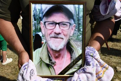 Передчасно зупинилося серце: на Одещині попрощались із померлим десантником Передчасно зупинилося серце: на Одещині попрощались із померлим десантником