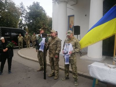 У Полтаві попрощалися із воїнами Романом Гаулікою та Ігорем Водолагою У Полтаві попрощалися із воїнами Романом Гаулікою та Ігорем Водолагою