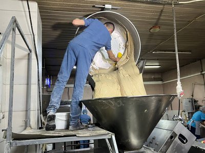 Процес виробництва хліба у пекарні на Вінниччині Процес виробництва хліба у пекарні на Вінниччині