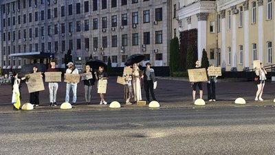 Четвертий день протестів у Житомирі: учасники акції заявляють, що стоятимуть, поки не буде конкретних рішень по Федорову Четвертий день протестів у Житомирі: учасники акції заявляють, що стоятимуть, поки не буде конкретних рішень по Федорову