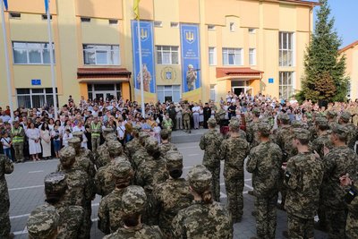 Новий навчальний рік у Львівському ліцеї імені Героїв Крут Новий навчальний рік у Львівському ліцеї імені Героїв Крут