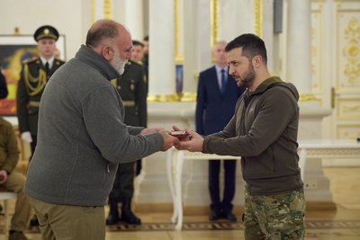 На Алеї сміливості закарбували ім'я засновника World Central Kitchen На Алеї сміливості закарбували ім'я засновника World Central Kitchen