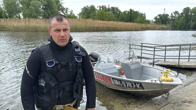 "Багато залишають після себе сміття": у Полтаві рятувальники почали розчищати дно Ворскли "Багато залишають після себе сміття": у Полтаві рятувальники почали розчищати дно Ворскли
