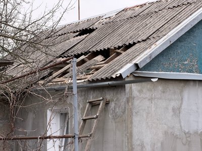Знищено ТЦ, побито десятки будинків та авто: на Синельниківщині внаслідок атаки РФ є жертви Знищено ТЦ, побито десятки будинків та авто: на Синельниківщині внаслідок атаки РФ є жертви