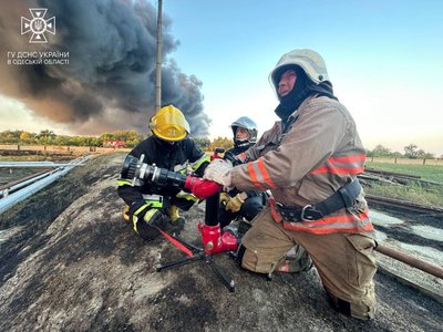 Російські військові атакували Одещину безпілотниками: є руйнування та пожежі