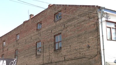 Петицію з проханням не продавати будинок на вулиці Симона Петлюри у Рівному відхилили. Що планують робити далі Петицію з проханням не продавати будинок на вулиці Симона Петлюри у Рівному відхилили. Що планують робити далі