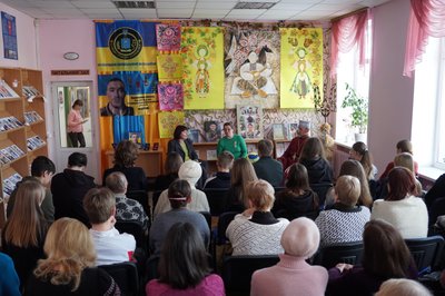 У Сумах мати загиблого захисника презентувала книгу про сина У Сумах мати загиблого захисника презентувала книгу про сина