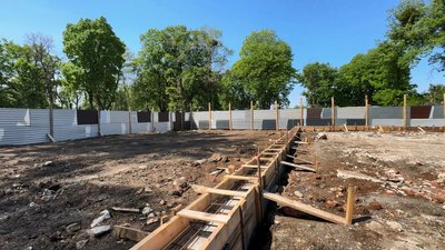 Обрали запобіжний захід підприємцю, якого підозрюють у захопленні частини пам'ятки "Дуби велетні" на Кіровоградщині Обрали запобіжний захід підприємцю, якого підозрюють у захопленні частини пам'ятки "Дуби велетні" на Кіровоградщині