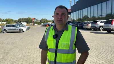 «Хоч би дійти живою»: мешканці села під Луцьком домоглися облаштування зупинок та «зебри»
