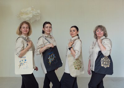 Переселенка з Донеччини просуває українську вишивку за кордоном: історія жіночого підприємництва Переселенка з Донеччини просуває українську вишивку за кордоном: історія жіночого підприємництва