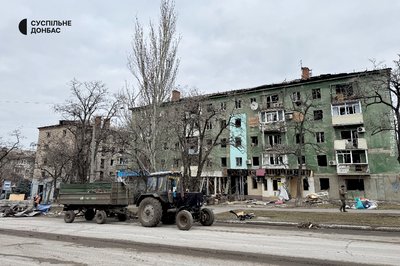 "Сьогодні був невимовний жах". Жителі Краматорська розказали про удар півтонною бомбою по середмістю "Сьогодні був невимовний жах". Жителі Краматорська розказали про удар півтонною бомбою по середмістю