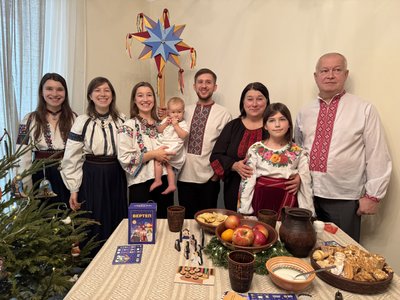 Різдво, коляда, родина Гребеняків з Тернополя, гра вертеп Різдво, коляда, родина Гребеняків з Тернополя, гра вертеп