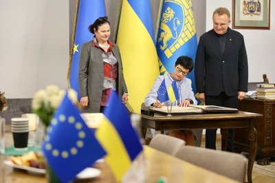 Марта Кос під час зустрічі з мером Львова Андрієм Садовим Марта Кос під час зустрічі з мером Львова Андрієм Садовим