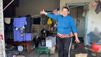 Валентина показує літню кухню Олександрівка Лиманська громада Донецька область 20 червня 2025 рік Валентина показує літню кухню Олександрівка Лиманська громада Донецька область 20 червня 2025 рік