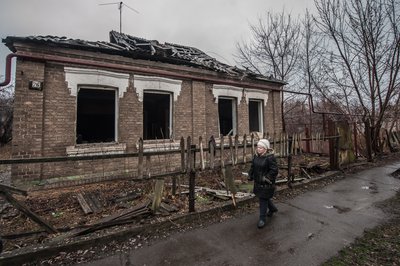 Зруйнований приватний будинок у Краматорську внаслідок ракетного обстрілу міста вночі 17 грудня. Фото: Аліна Смутко/Суспільне Зруйнований приватний будинок у Краматорську внаслідок ракетного обстрілу міста вночі 17 грудня. Фото: Аліна Смутко/Суспільне
