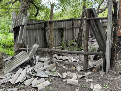 Поранені люди і вбиті тварини: росіяни обстріляли Олександрівку з РСЗВ “Смерч” Поранені люди і вбиті тварини: росіяни обстріляли Олександрівку з РСЗВ “Смерч”