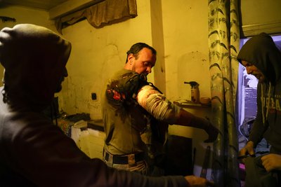 Військовий 505 обМП отримав поранення руки, коли група саперів потрапила під російський обстріл на Донеччині Військовий 505 обМП отримав поранення руки, коли група саперів потрапила під російський обстріл на Донеччині