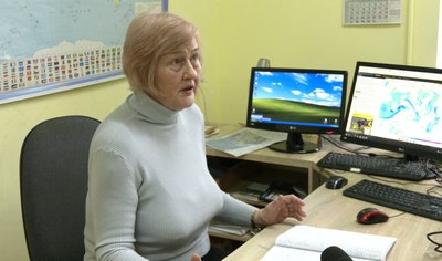 Ожеледиця у Луцьку — синоптикиня Валентина Набока Ожеледиця у Луцьку — синоптикиня Валентина Набока