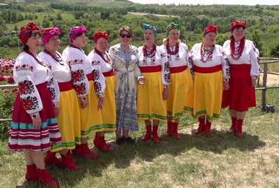 У Холодному Яру на Черкащині розквітли три тисячі кущів півоній У Холодному Яру на Черкащині розквітли три тисячі кущів півоній