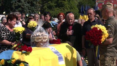 З військовослужбовцями Євгеном Кісельовим та Євгеном Ковальчуком попрощалися у Рівному З військовослужбовцями Євгеном Кісельовим та Євгеном Ковальчуком попрощалися у Рівному
