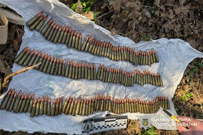 Затримали під час продажу автомата Калашникова: закарпатця підозрюють у збуті зброї