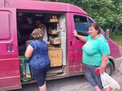 "По селу стріляють". Як живуть у Пісках на прикордонні Сумщини "По селу стріляють". Як живуть у Пісках на прикордонні Сумщини
