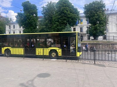 Маршрутки в центрі Львова Маршрутки в центрі Львова