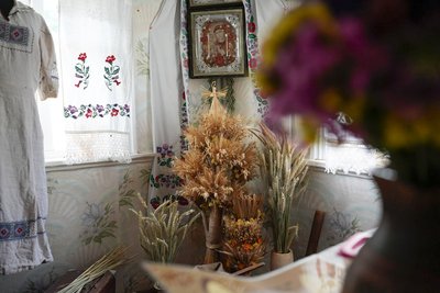 Етносадиба на Черкащині: як ожила стара хата і чому козацький хліб у ній смакує найкраще Етносадиба на Черкащині: як ожила стара хата і чому козацький хліб у ній смакує найкраще