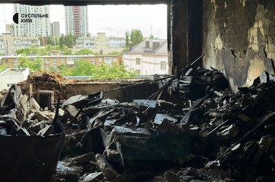 Загинуло подружжя: під час нічної атаки безпілотник РФ влучив у дев'ятиповерхівку у столичній Солом'янці