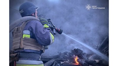 Атака безпілотників на Чернігівщину: двоє жінок зазнали травм Атака безпілотників на Чернігівщину: двоє жінок зазнали травм