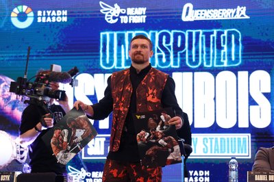 Олександр Усик і Даніель Дюбуа провели першу пресконференцію перед реваншем: що відбувалося у Лондоні Олександр Усик і Даніель Дюбуа провели першу пресконференцію перед реваншем: що відбувалося у Лондоні