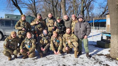 "У 17 — окопи, у 18 — бойові": історія дівчини, яка боронить Україну з 18 років "У 17 — окопи, у 18 — бойові": історія дівчини, яка боронить Україну з 18 років